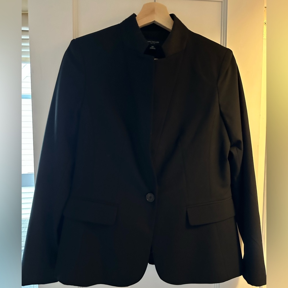 Ann Taylor Black Blazer Size 6P